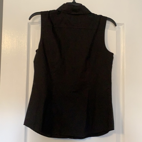 Worthington Sleeveless Button Down - Picture 2 of 8